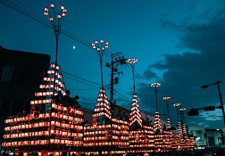 Lung linh với lễ hội đèn lồng 350 tuổi ở Nhật Bản