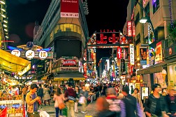 Nhanh tay ghi lại những điểm mua sắm đông khách nhất Nhật Bản
