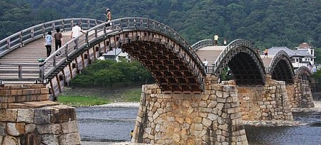 Cây cầu hơn 300 tuổi Kintai Nhật Bản
